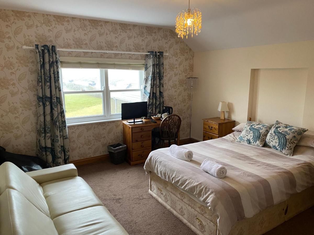 The Duke Of Edinburgh Inn Newgale Exterior photo